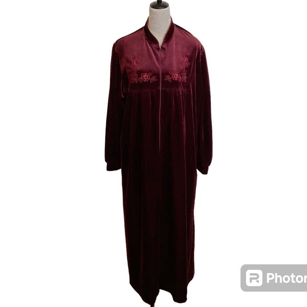 Delicates robe womens SZL maroon vintage grandmacore embroidered soft Y2K